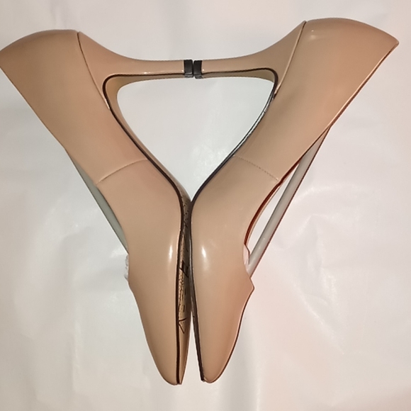 Bella Vita Define II Patent Leather Pumps Nude 9M - Picture 7 of 13